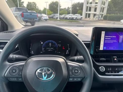 Used 2026 Toyota Corolla LE FWD image 11