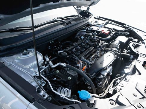Used 2025 Honda Accord SE image 31