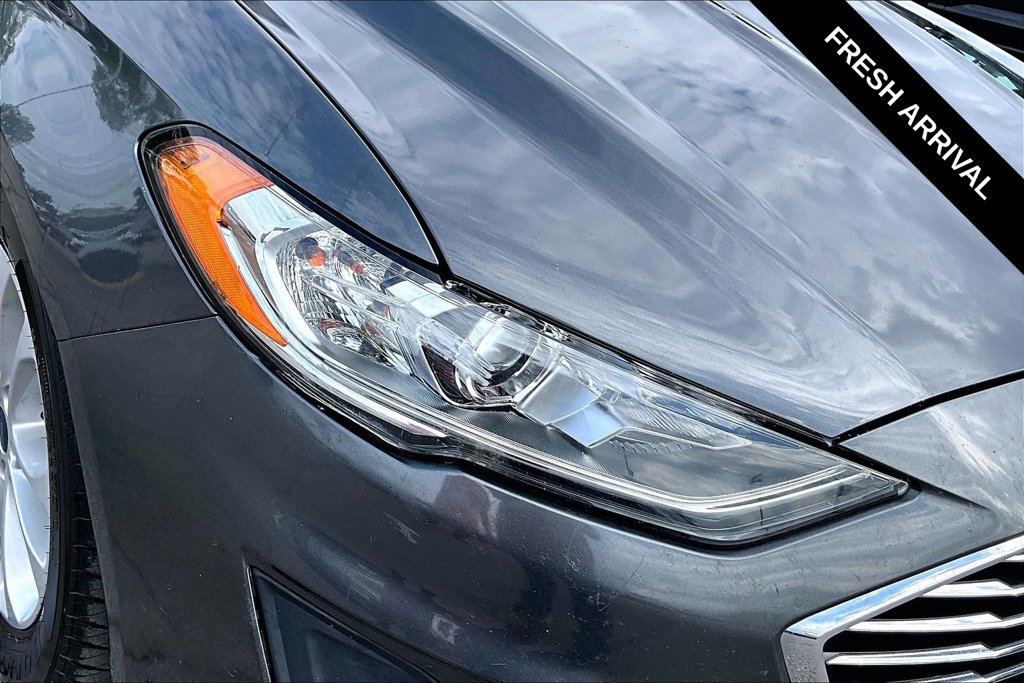 Used 2020 Ford Fusion SE FWD image 30