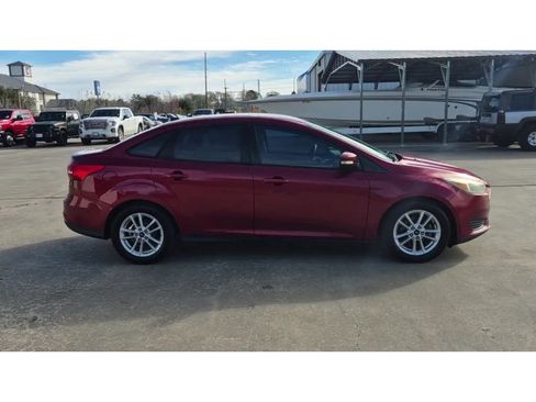 Used 2015 Ford Focus SE image 9