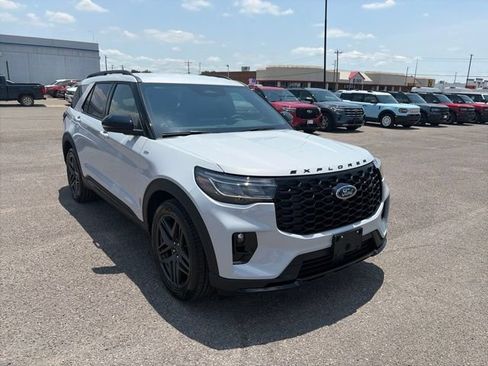 New 2026 Ford Explorer ST-Line w/ ST-Line Street Pack RWD image 8