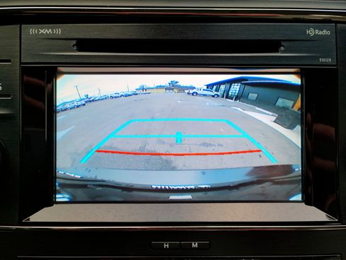 Used 2018 Toyota Avalon XLE image 12