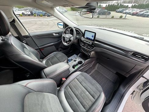 Certified 2022 Ford Escape SEL w/ SEL Stealth AWD Package image 12