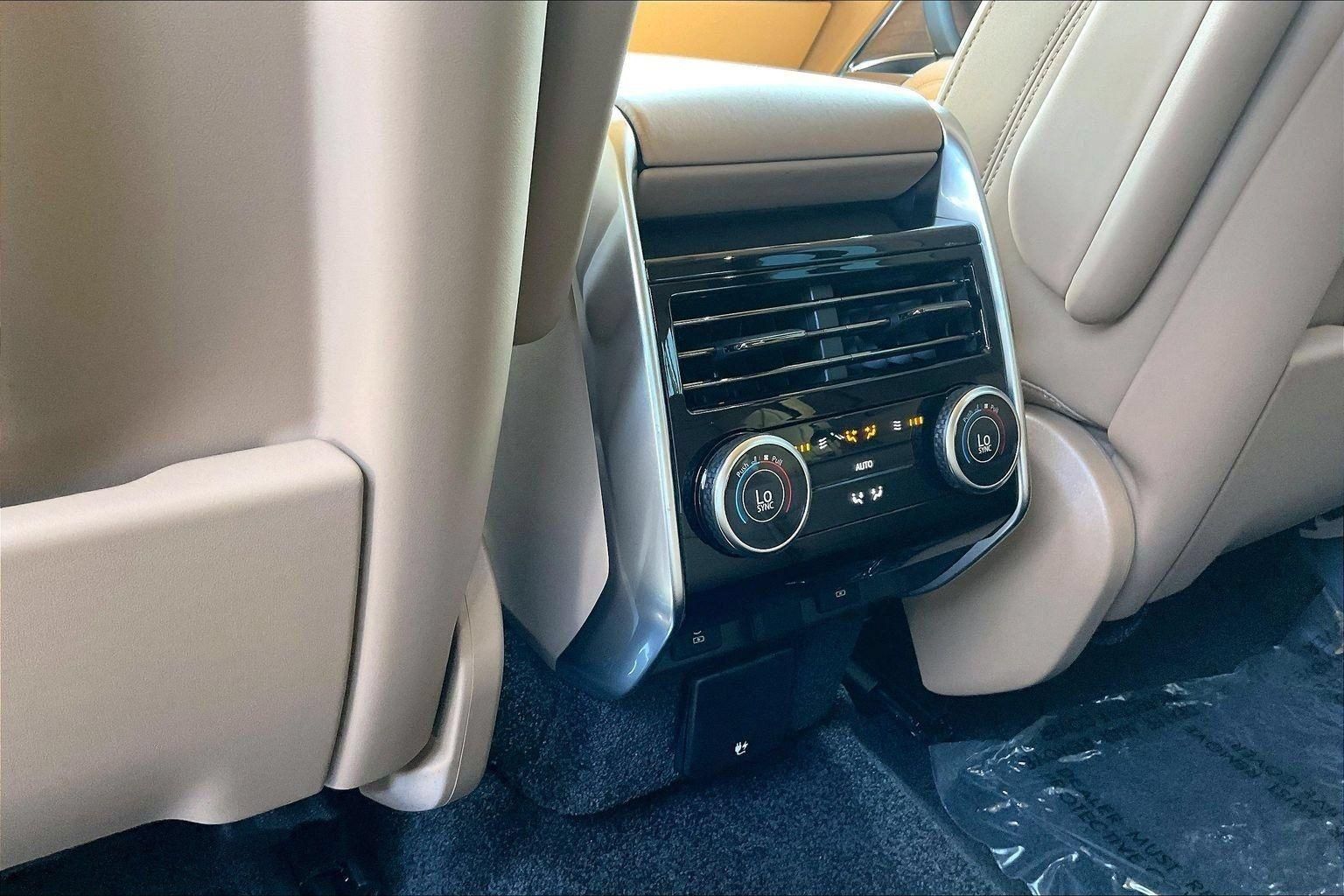 New 2026 Land Rover Range Rover SE AWD/4WD image 25