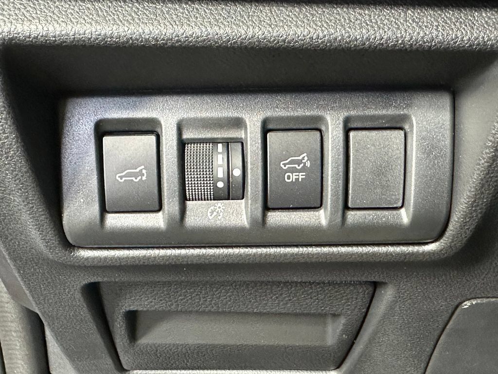 Used 2025 Subaru Outback Limited AWD/4WD image 22