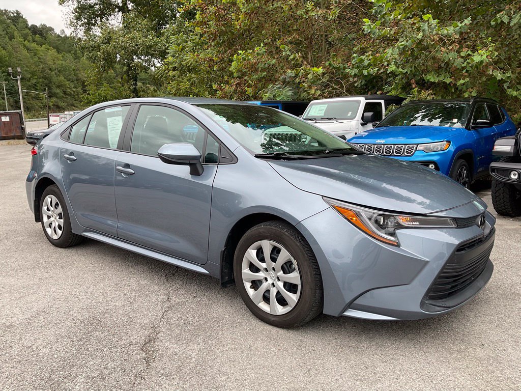Used 2026 Toyota Corolla LE FWD image 7