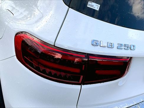 Used 2025 Mercedes-Benz GLB 250 image 14