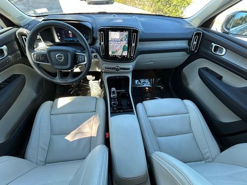 Used 2023 Volvo XC40 B5 Plus w/ Protection Package Premier image 10
