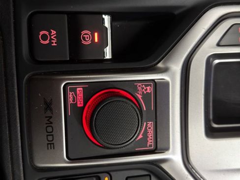 Used 2023 Subaru Forester Premium image 23