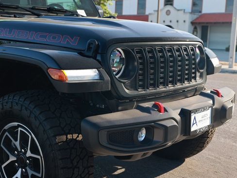 New 2026 Jeep Gladiator Rubicon w/ Steel Power Dome Hood Package AWD/4WD image 7
