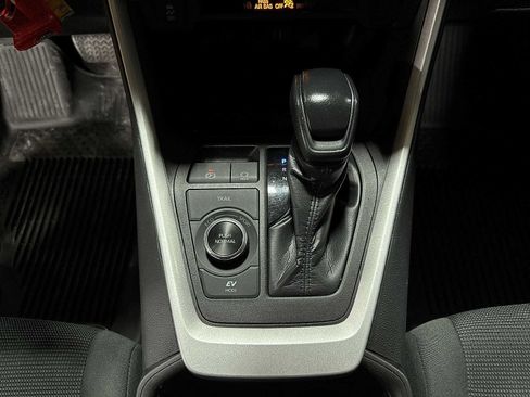 Used 2023 Toyota RAV4 LE AWD/4WD image 30