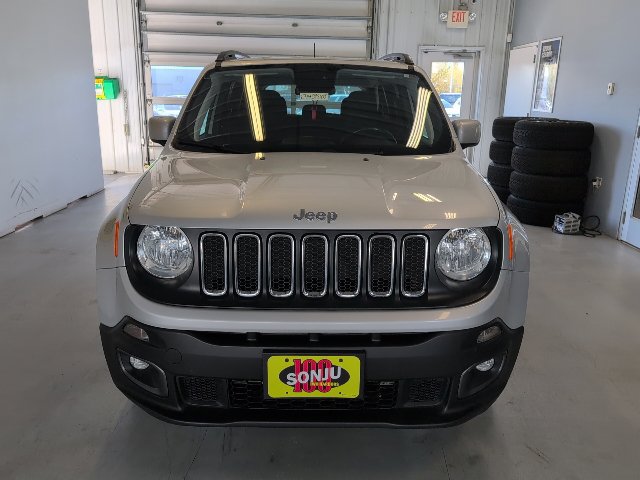 Used 2018 Jeep Renegade Latitude w/ Cold Weather Group AWD/4WD image 8