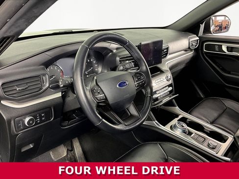 Used 2020 Ford Explorer XLT w/ Equipment Group 202A image 18