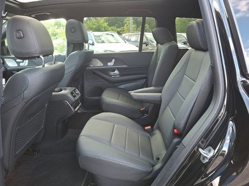 Certified 2025 Mercedes-Benz GLS 450 4MATIC image 10