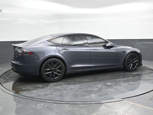 Used 2022 Tesla Model S Plaid image 4