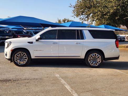 Certified 2023 GMC Yukon XL Denali Ultimate image 4