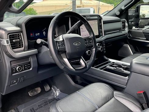 Used 2025 Ford F250 Platinum AWD/4WD image 19