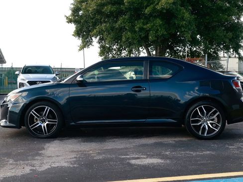 Used 2015 Scion tC Hatchback Coupe 2D image 3