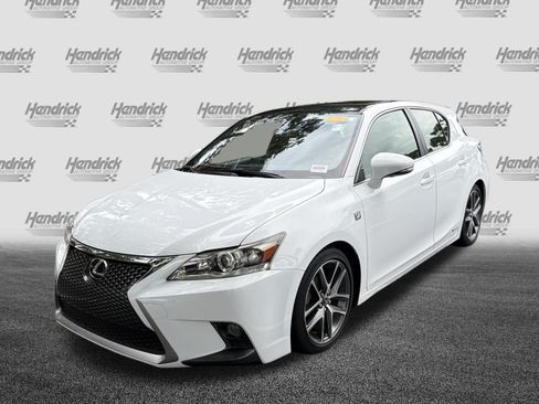 Used 2015 Lexus CT 200h w/ Navigation Package FWD image 5