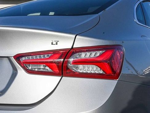 Used 2020 Chevrolet Malibu LT FWD image 10