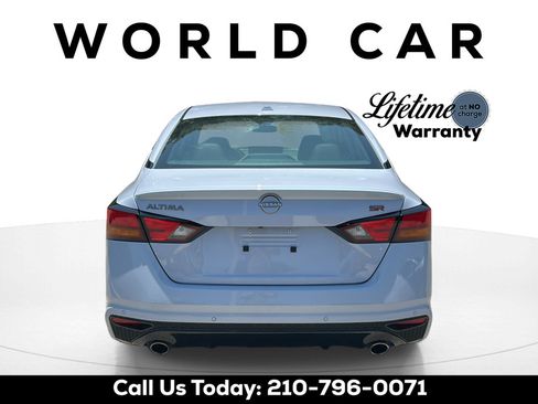 Used 2025 Nissan Altima 2.5 SR w/ SR Premium Package FWD image 4
