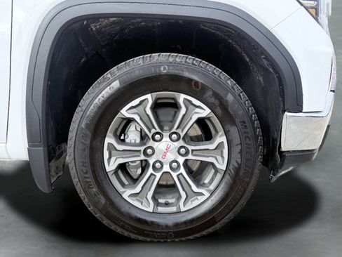 Used 2025 GMC Sierra 1500 SLT image 9