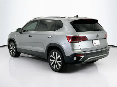 Used 2022 Volkswagen Taos SE FWD image 7