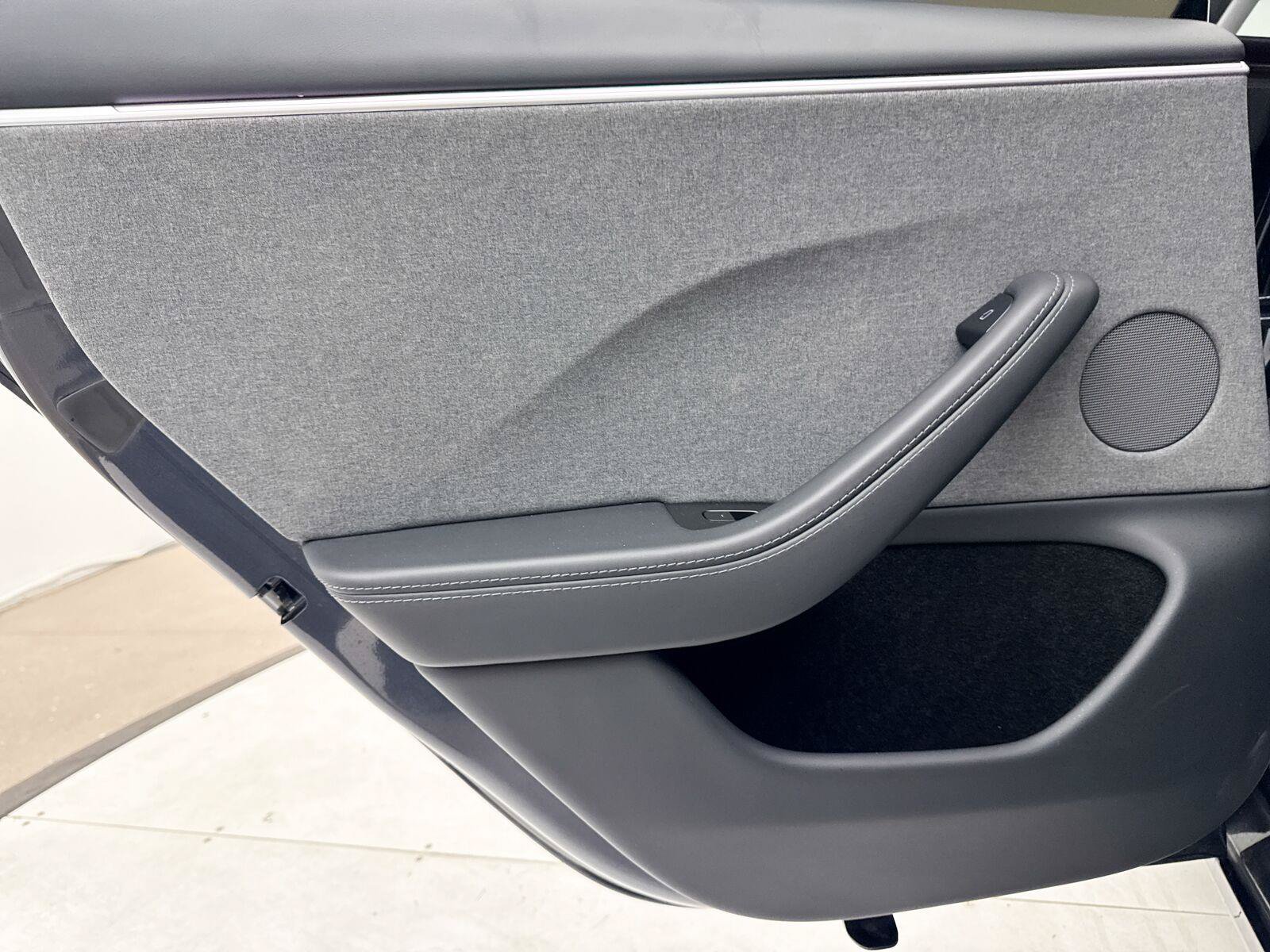 Used 2025 Tesla Model 3 Long Range RWD image 34