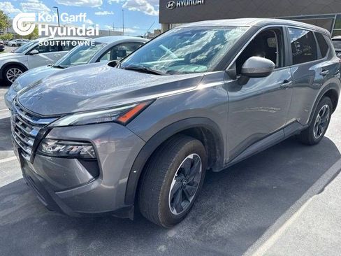 Used 2025 Nissan Rogue SV AWD/4WD image 1