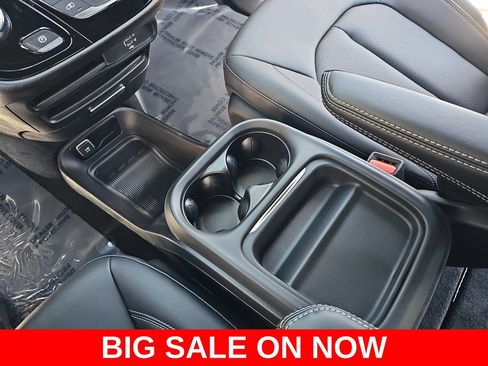New 2027 Chrysler Pacifica Select FWD image 25