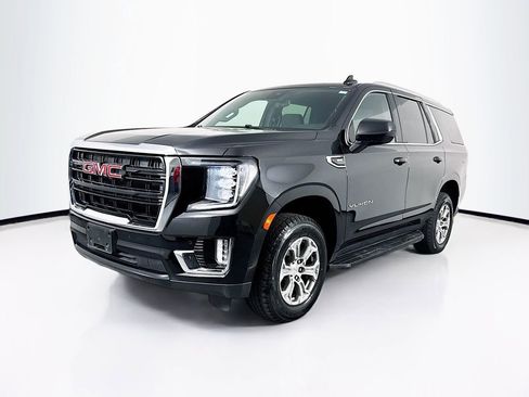 Used 2024 GMC Yukon SLE AWD/4WD image 3