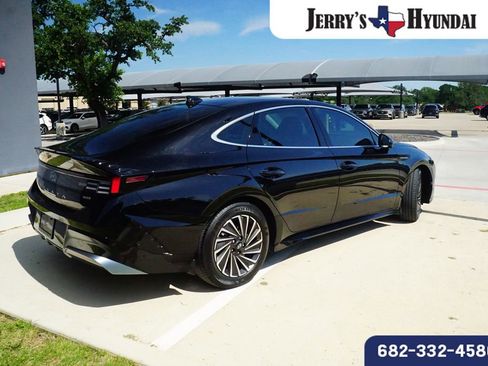 Certified 2025 Hyundai Sonata Limited FWD image 7