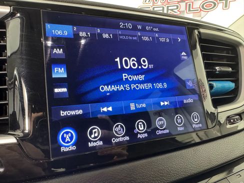 Used 2017 Chrysler Pacifica Touring-L w/ Tire & Wheel Group image 20