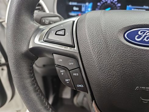 Used 2022 Ford Edge SEL w/ Convenience Package image 16