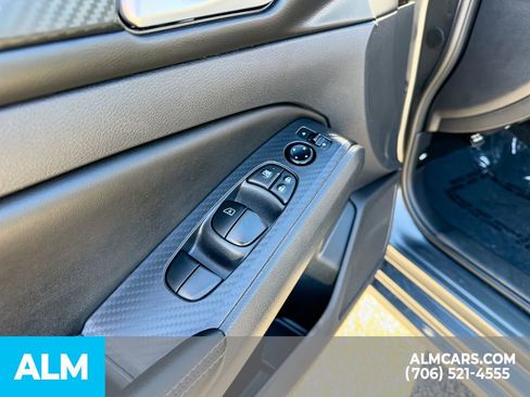 Used 2025 Nissan Altima 2.5 SV image 10