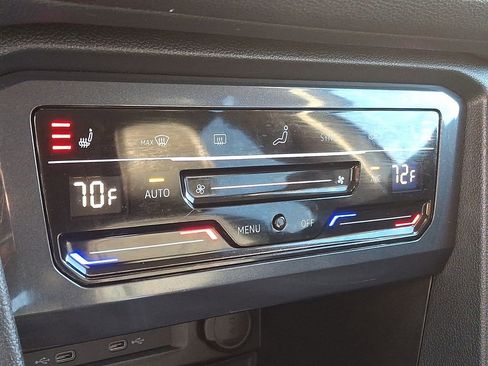 Used 2023 Volkswagen Tiguan SE image 15