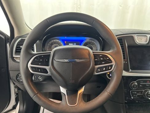 Used 2023 Chrysler 300 Touring L w/ Popular Equipment Group image 11