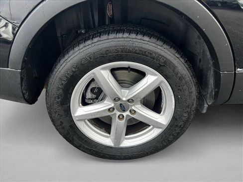 Used 2017 Ford Explorer XLT w/ Equipment Group 202A image 26