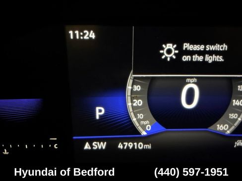 Used 2022 Volkswagen Taos SE w/ Panoramic Sunroof Package FWD image 13