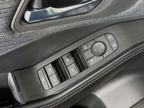 Used 2023 Nissan Rogue SV AWD/4WD image 15