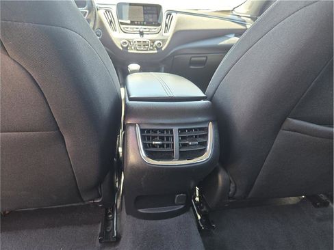Used 2024 Chevrolet Malibu LT FWD image 11