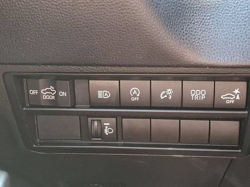 Used 2023 Toyota Tundra SR5 w/ SR5 Convenience Package AWD/4WD image 25