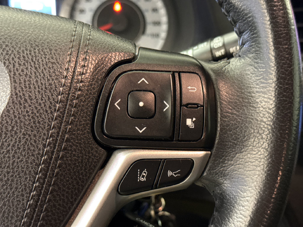 Used 2020 Toyota Sienna SE FWD image 30