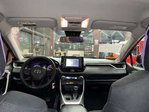 Used 2019 Toyota RAV4 LE image 26