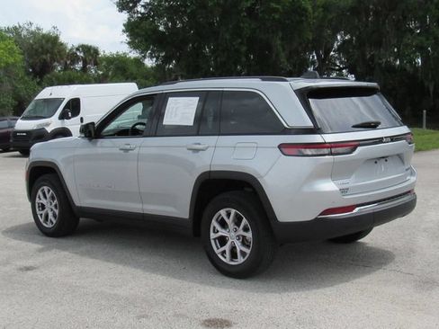 Used 2022 Jeep Grand Cherokee Limited AWD/4WD image 7