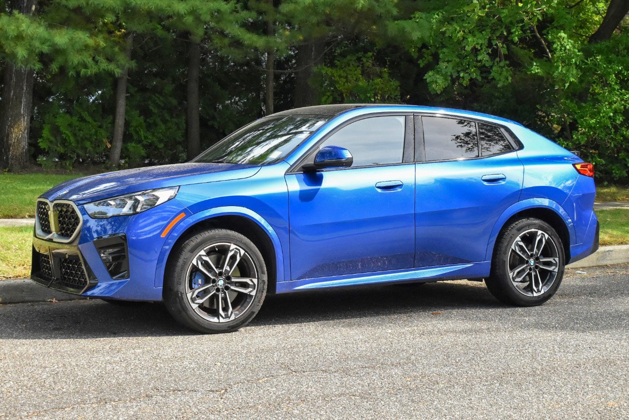 Used 2026 BMW X2 xDrive28i AWD/4WD image 2
