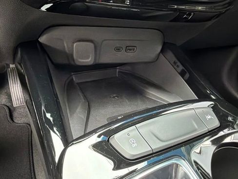 New 2026 Chevrolet Trax RS w/ Sunroof Package FWD image 20
