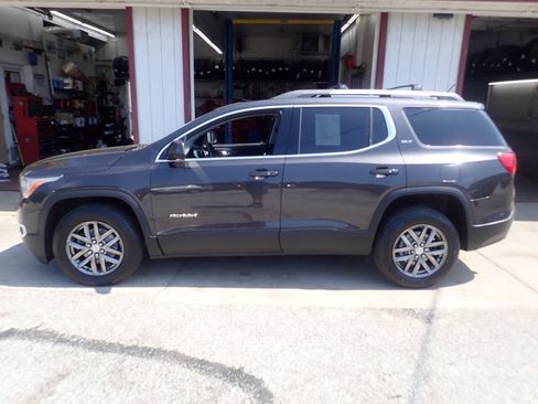 Used 2017 GMC Acadia SLT AWD/4WD image 18