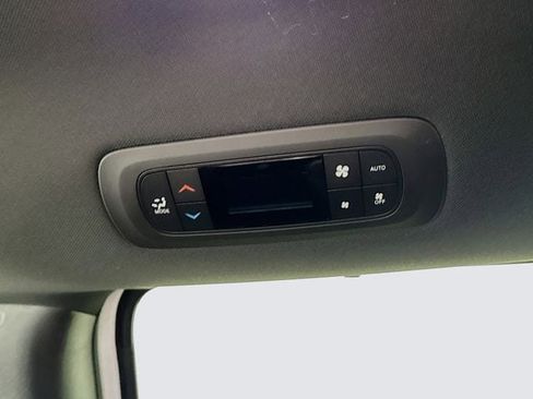 New 2026 Chrysler Voyager LX FWD image 27