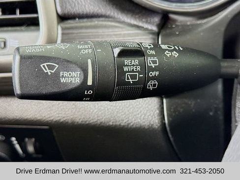 Used 2021 Jeep Grand Cherokee Laredo image 15